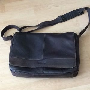 Kenneth Cole Brown Leather. Messenger Briefcase